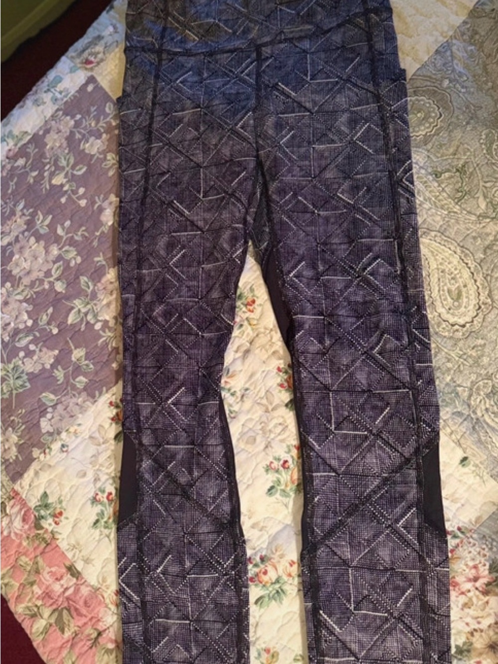 lululemon athletica Geometric Quilt-Print Jeggings in Dark Blue/Black